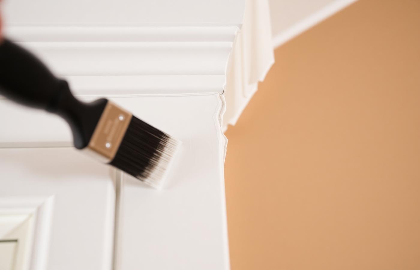 Painted and finished crown molding detail in a Springfield, MO interior
